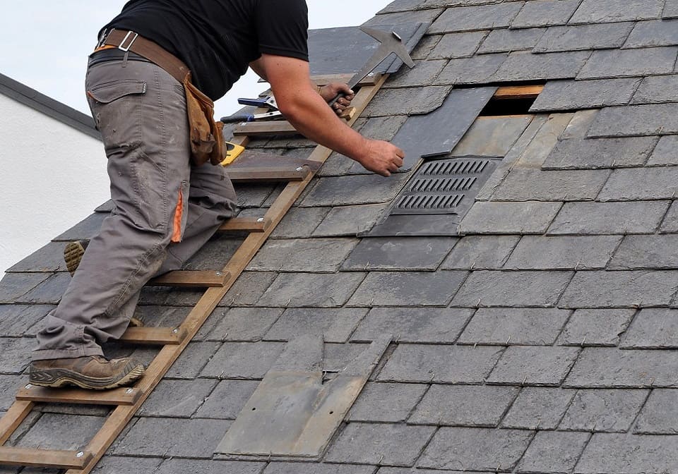 Sanierung und fachliche Steildachreparatur von von Dachdeckerei Wandsbek